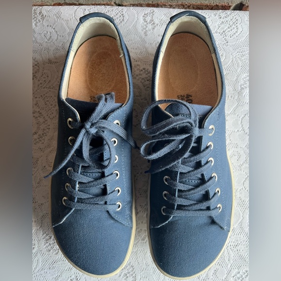 Birkenstock Arran Size 9-9.5 (EU40) Blue
Canvas Lace Up Shoes - Picture 2 of 7